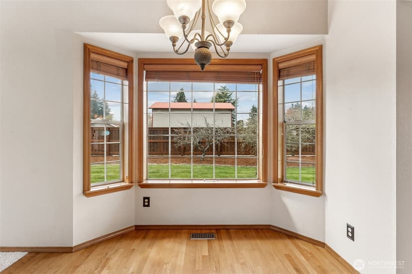 Property photo for 11610 45th Street E, Edgewood photo 9