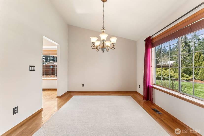 Property photo for 11610 45th Street E, Edgewood photo 7