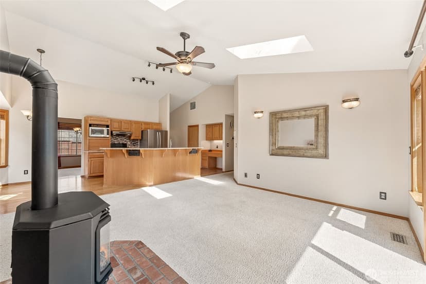 Property photo for 11610 45th Street E, Edgewood photo 12