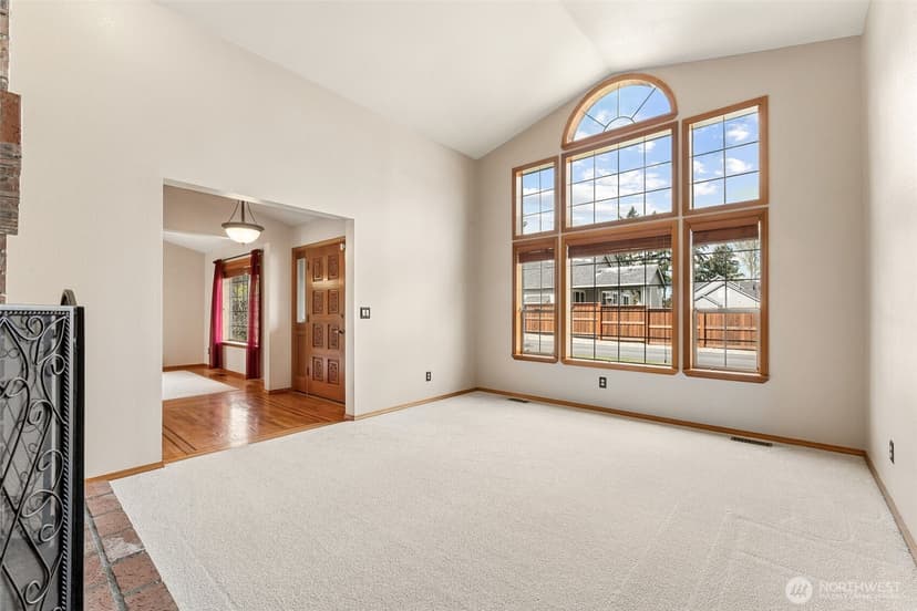 Property photo for 11610 45th Street E, Edgewood photo 6