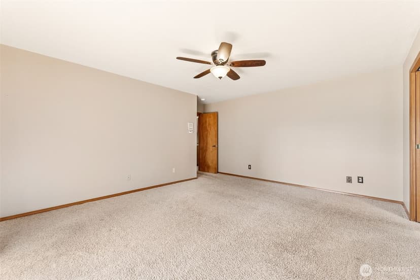 Property photo for 11610 45th Street E, Edgewood photo 19