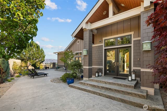Property photo for 232 Crystal Drive, Chelan photo 2