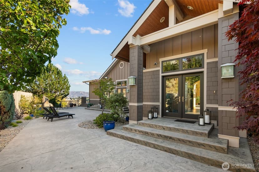 Property photo for 232 Crystal Drive, Chelan photo 2