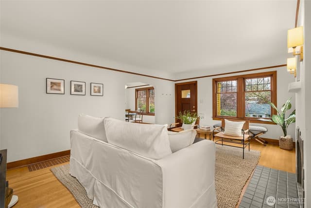 Property photo for 1724 31st Avenue, Seattle photo 4
