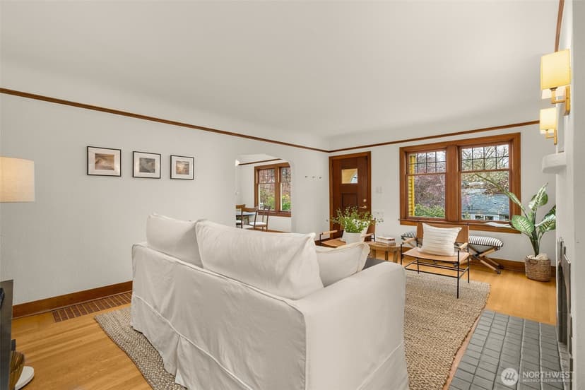 Property photo for 1724 31st Avenue, Seattle photo 4