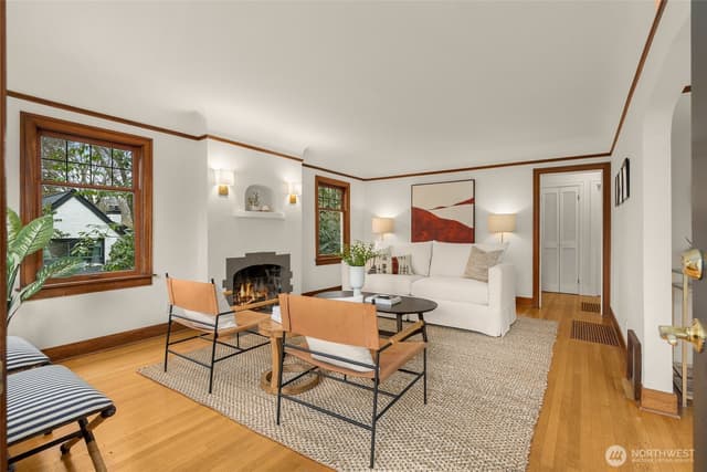 Property photo for 1724 31st Avenue, Seattle photo 2
