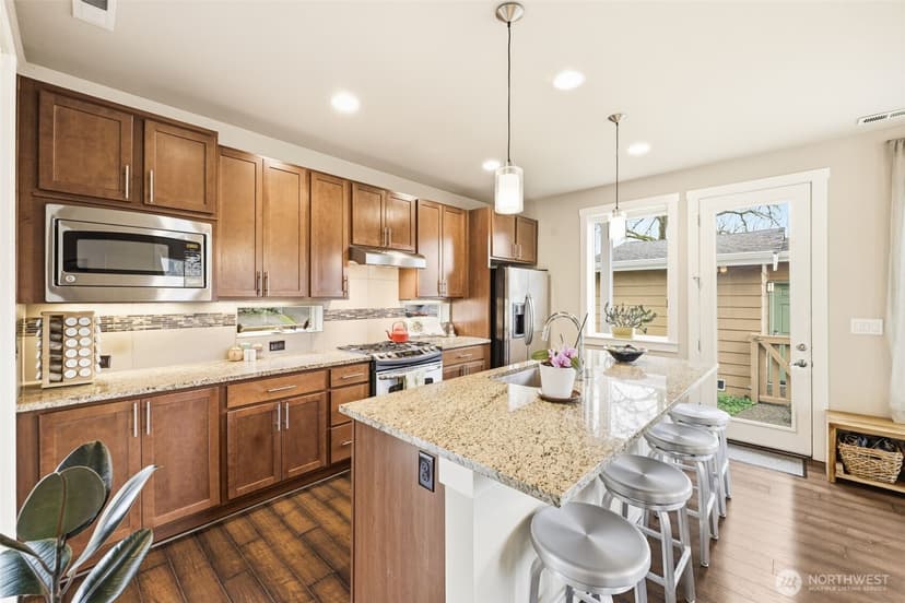 Property photo for 3129 S Adams Street, Seattle photo 8
