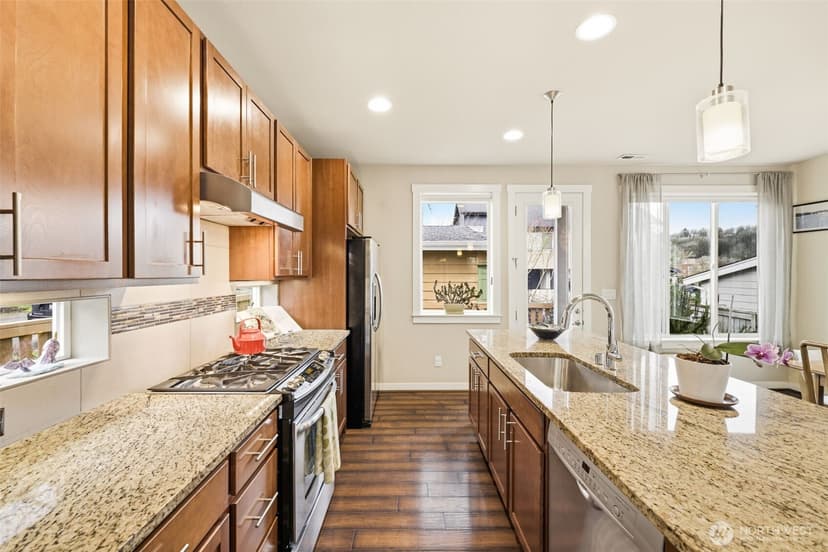 Property photo for 3129 S Adams Street, Seattle photo 9
