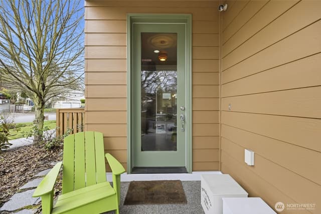 Property photo for 3129 S Adams Street, Seattle photo 2