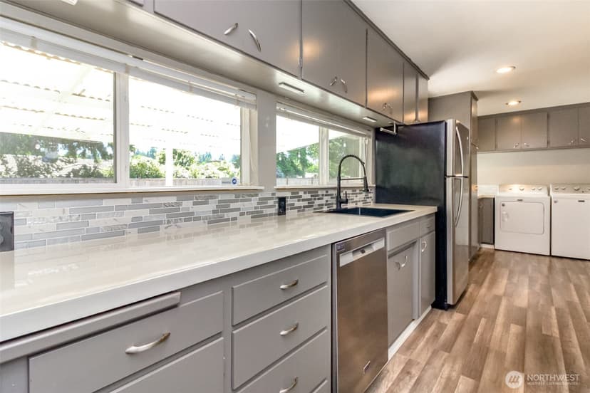 Property photo for 32206 27th Avenue SW, Federal Way photo 17