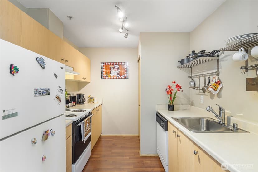 Property photo for 2818 Grand Avenue #B603, Everett photo 14