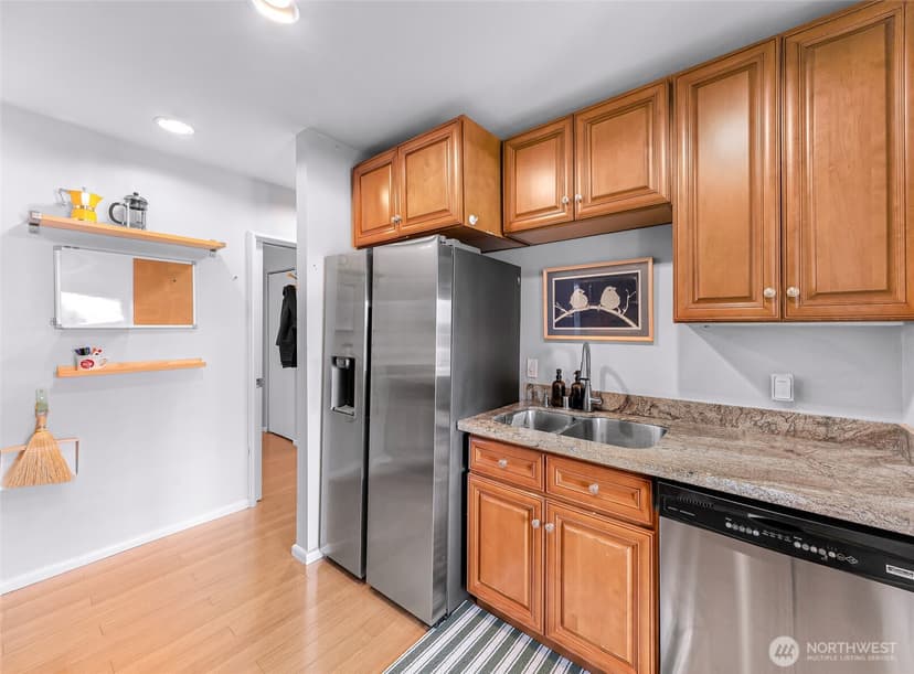 Property photo for 2134 Waverly Place N #202, Seattle photo 12