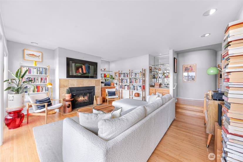 Property photo for 2134 Waverly Place N #202, Seattle photo 8