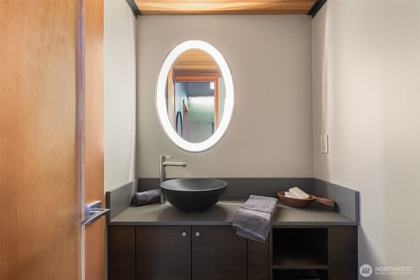 Property photo for 810 W Lee, Seattle photo 12