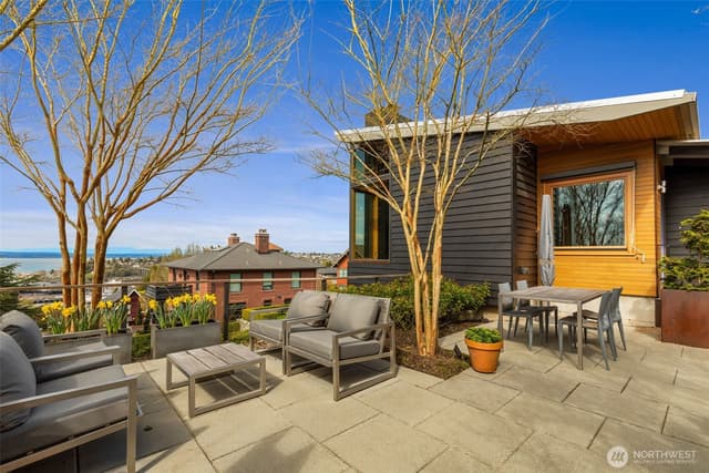 Property photo for 810 W Lee, Seattle photo 3