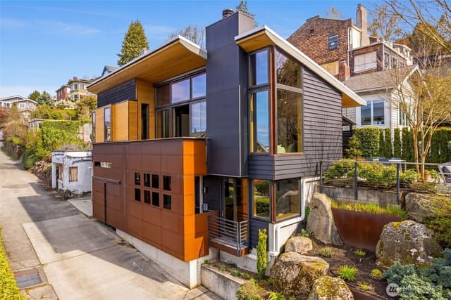Property photo for 810 W Lee, Seattle