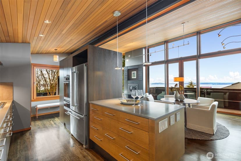 Property photo for 810 W Lee, Seattle photo 8
