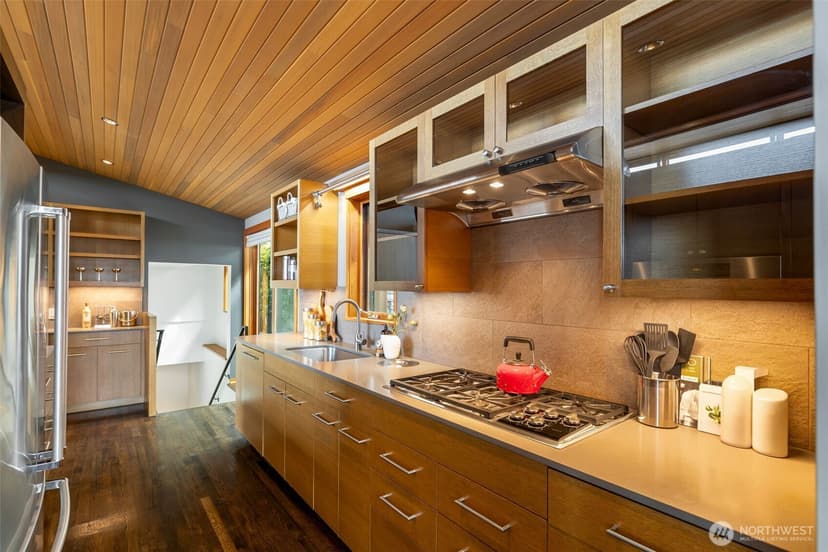 Property photo for 810 W Lee, Seattle photo 10
