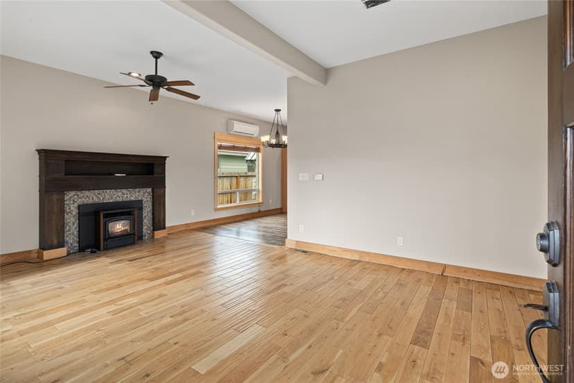 Property photo for 115 E Third Street, Cle Elum photo 3