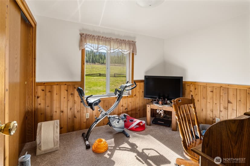 Property photo for 6160 Upper Peoh Point Rd, Cle Elum photo 12