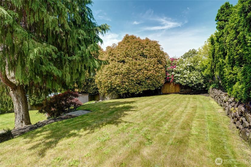 Property photo for 8808 NE 14th Street, Clyde Hill photo 2