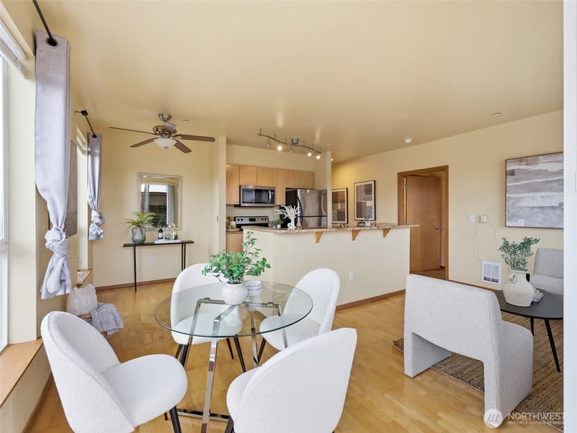 Property photo for 668 S Lane Street #404, Seattle photo 10