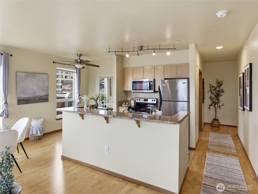 Property photo for 668 S Lane Street #404, Seattle photo 13