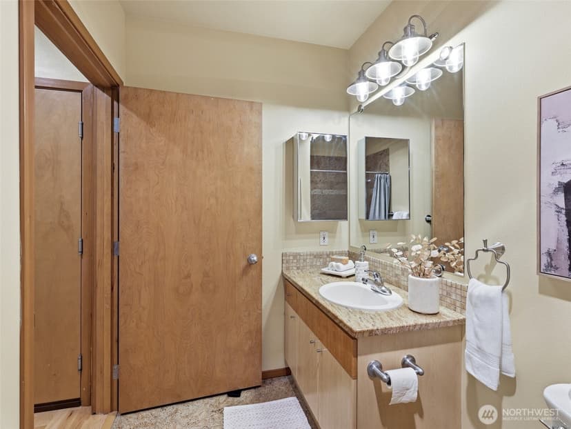 Property photo for 668 S Lane Street #404, Seattle photo 29