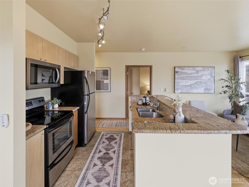 Property photo for 668 S Lane Street #404, Seattle photo 17