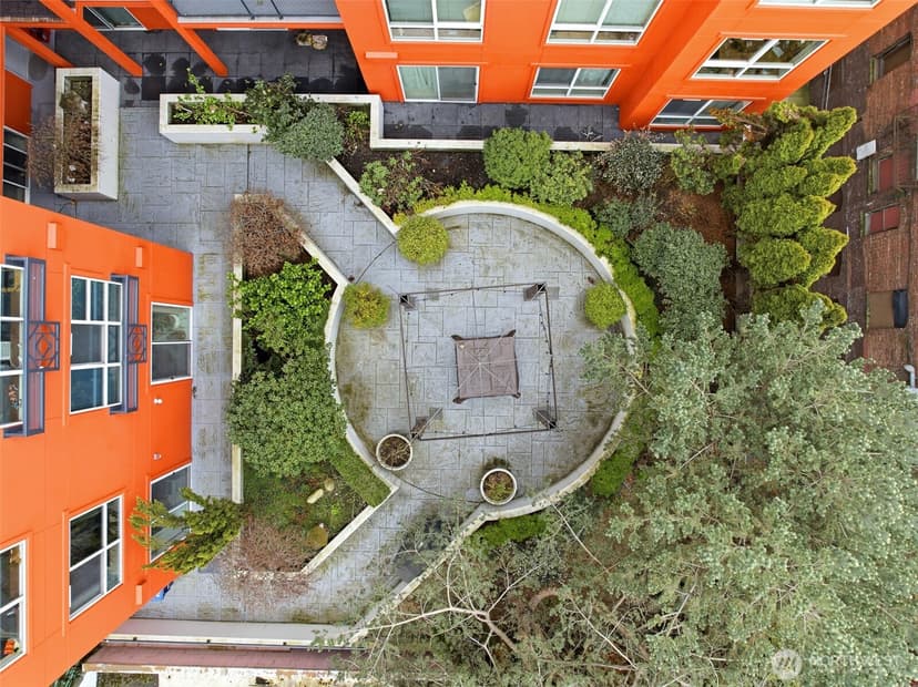 Property photo for 668 S Lane Street #404, Seattle photo 2