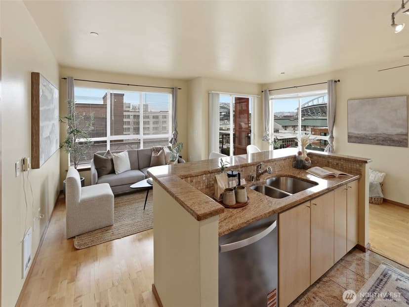 Property photo for 668 S Lane Street #404, Seattle photo 14