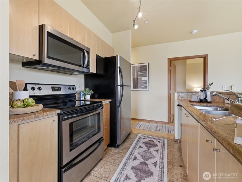 Property photo for 668 S Lane Street #404, Seattle photo 15