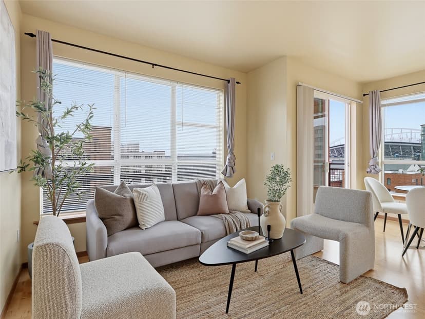 Property photo for 668 S Lane Street #404, Seattle photo 3