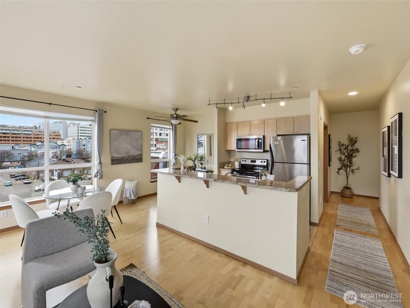 Property photo for 668 S Lane Street #404, Seattle photo 5