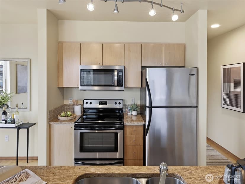 Property photo for 668 S Lane Street #404, Seattle photo 12