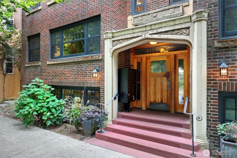 Property photo for 525 16th Avenue E #102, Seattle photo 2