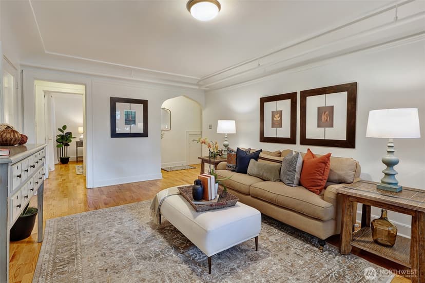 Property photo for 525 16th Avenue E #102, Seattle photo 6
