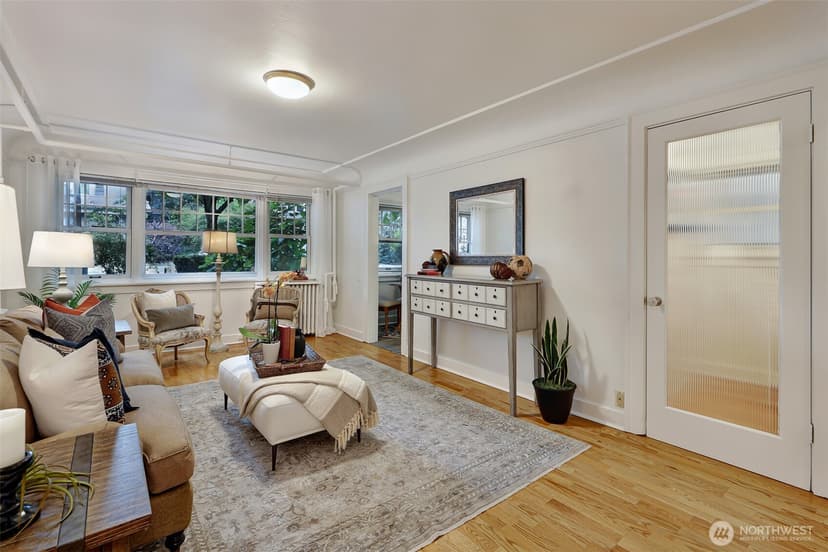 Property photo for 525 16th Avenue E #102, Seattle photo 5