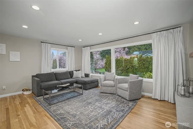 Property photo for 11447 5th Avenue S, Seattle photo 3