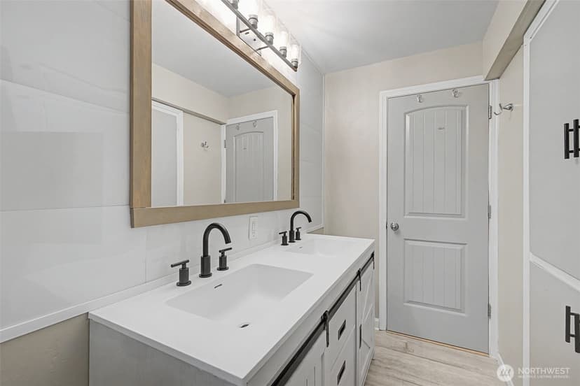 Property photo for 11447 5th Avenue S, Seattle photo 22