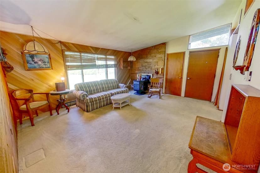 Property photo for 16055 SE 135th Street, Renton photo 9