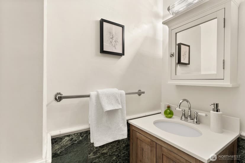 Property photo for 1623 Taylor Avenue N #204, Seattle photo 15