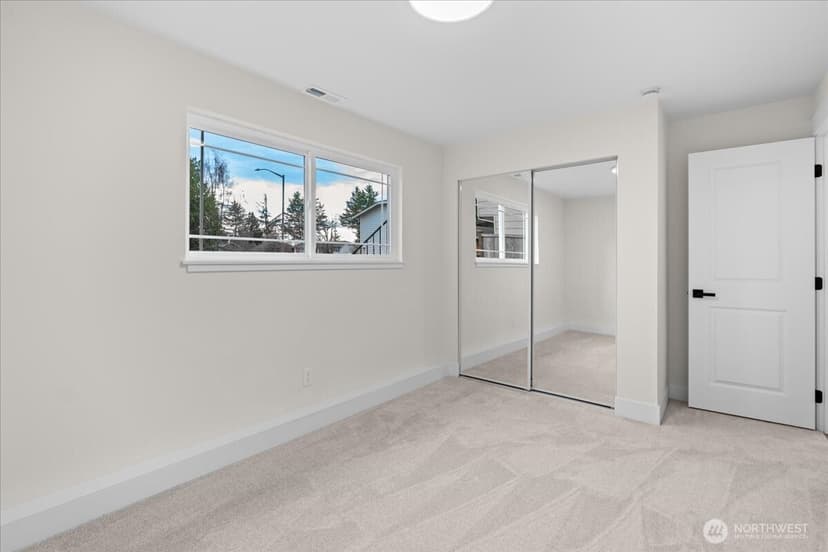 Property photo for 5055 33rd Court NE, Tacoma photo 14