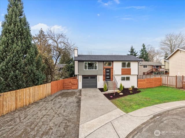 Property photo for 5055 33rd Court NE, Tacoma photo 2