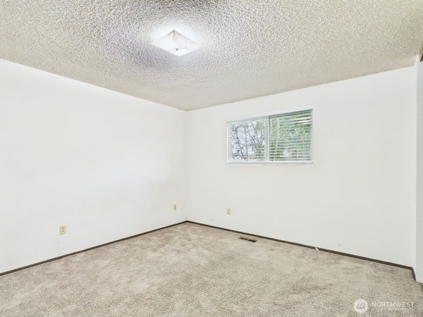 Property photo for 8911 14th Place SE, Lake Stevens photo 17