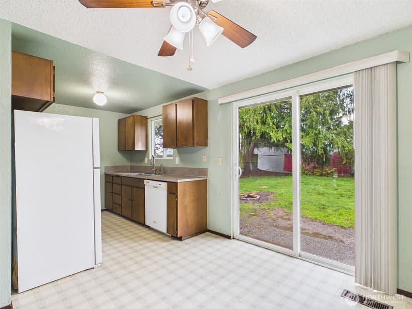 Property photo for 8911 14th Place SE, Lake Stevens photo 9
