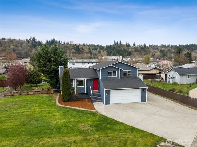 Property photo for 214 10th Avenue N, Algona