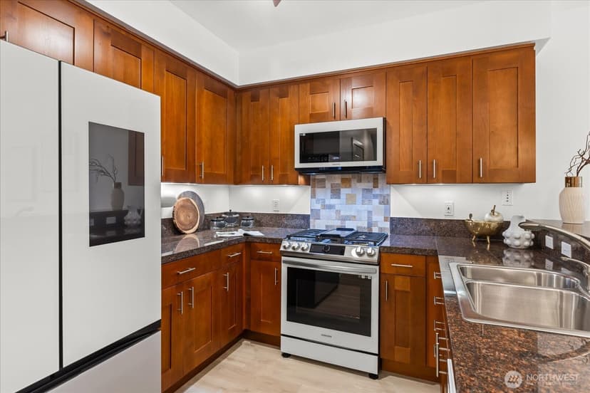 Property photo for 51 Pine Street #201, Edmonds photo 11