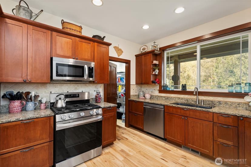 Property photo for 2701 NE Strand Road, Bremerton photo 16