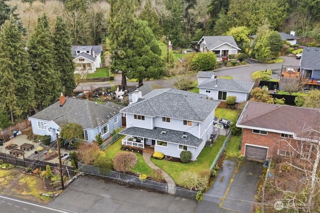 Property photo for 320 NW 110th Street, Seattle photo 2